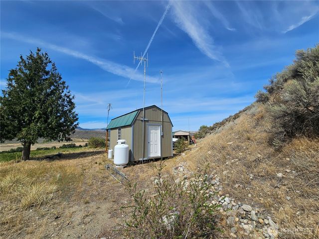 14 Bridge View Road, Tonasket, WA 98855