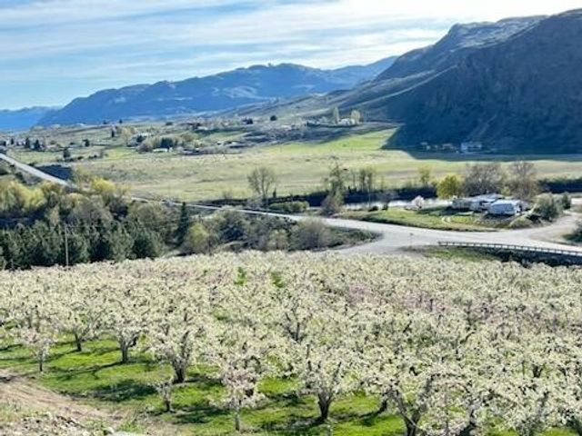 14 Bridge View Road, Tonasket, WA 98855