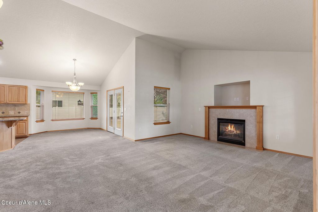 1229 W Bentwood Loop, Coeur d'Alene, ID 83815 photo 2