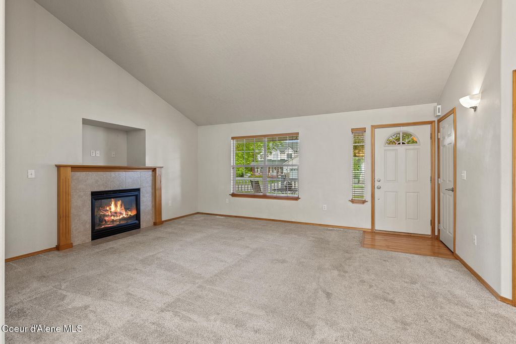 1229 W Bentwood Loop, Coeur d'Alene, ID 83815 photo 3