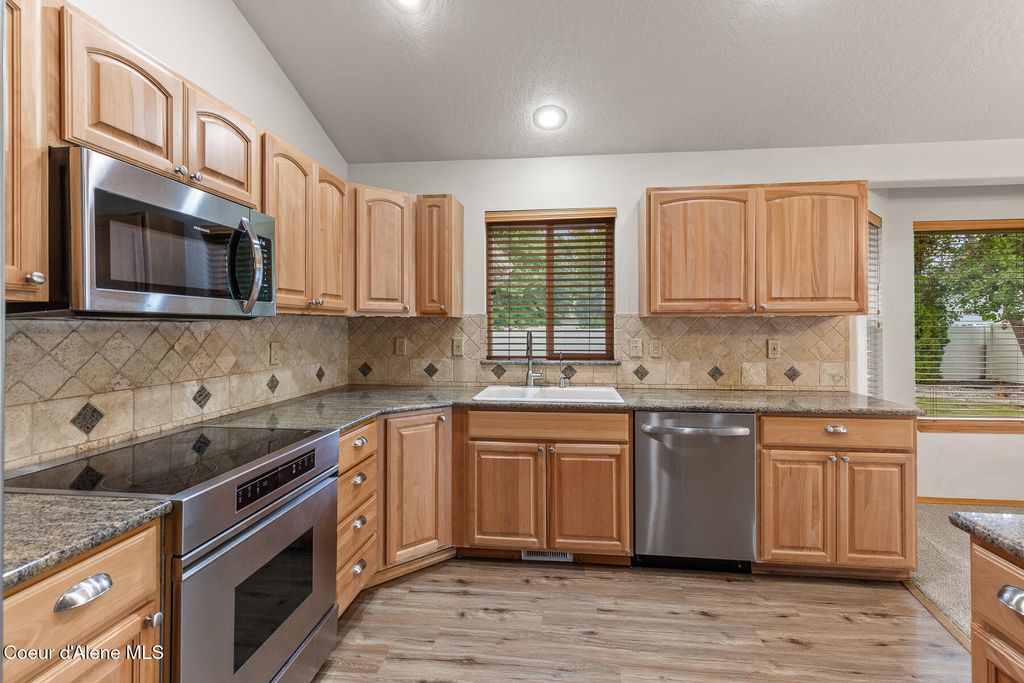 1229 W Bentwood Loop, Coeur d'Alene, ID 83815 photo 5