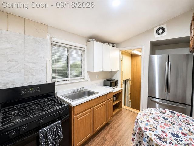 3875 Sobieski Street, Detroit, MI 48212