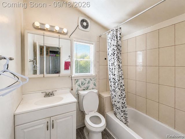 3875 Sobieski Street, Detroit, MI 48212