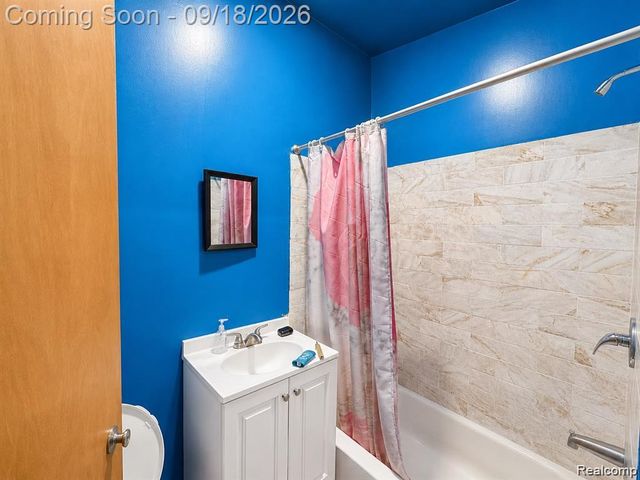 3875 Sobieski Street, Detroit, MI 48212