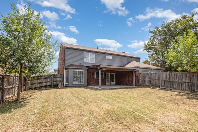 905 Eagle Drive, Desoto, TX 75115