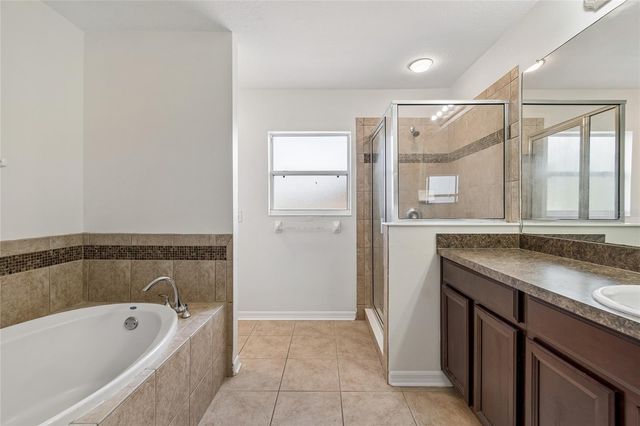 915 WINDTON OAK DRIVE, Ruskin, FL 33570