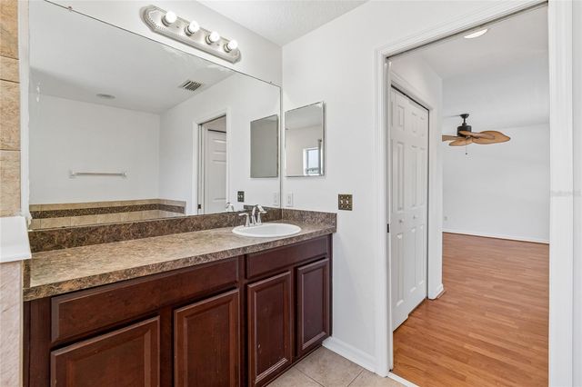 915 WINDTON OAK DRIVE, Ruskin, FL 33570