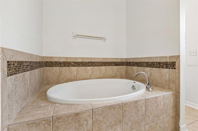 915 WINDTON OAK DRIVE, Ruskin, FL 33570