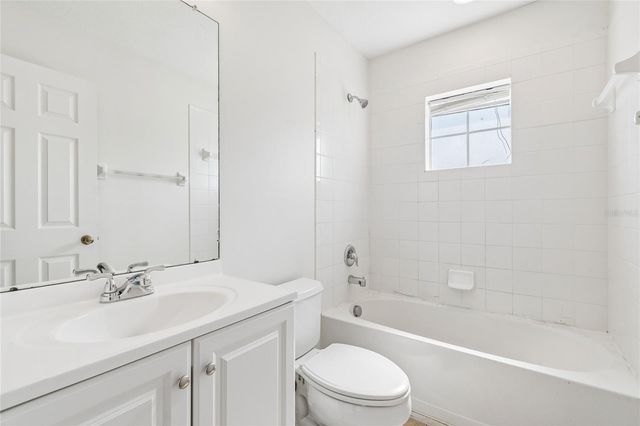 915 WINDTON OAK DRIVE, Ruskin, FL 33570