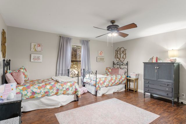 1805 E Lake Drive, Gladewater, TX 75647