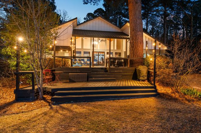 1805 E Lake Drive, Gladewater, TX 75647