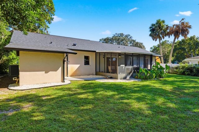 807 N HOLLYWOOD CIRCLE, Crystal River, FL 34429