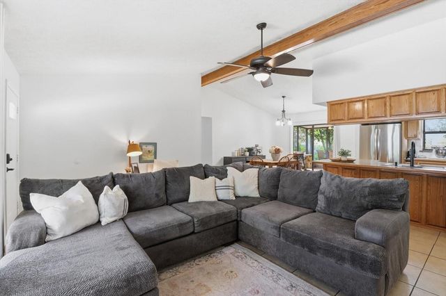 807 N HOLLYWOOD CIRCLE, Crystal River, FL 34429