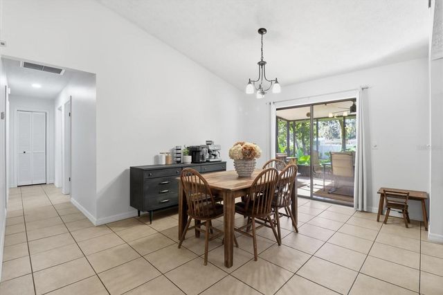 807 N HOLLYWOOD CIRCLE, Crystal River, FL 34429