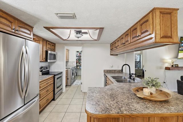 807 N HOLLYWOOD CIRCLE, Crystal River, FL 34429