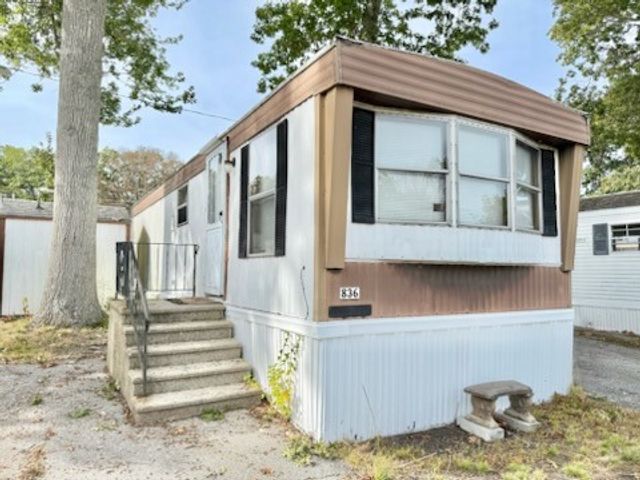 836 Forest Park Avenue, Middletown, RI 02842