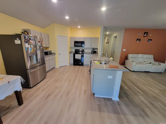 27 Curly Leaf Lane, Conway, AR 72032