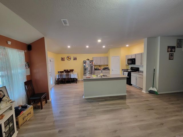 27 Curly Leaf Lane, Conway, AR 72032