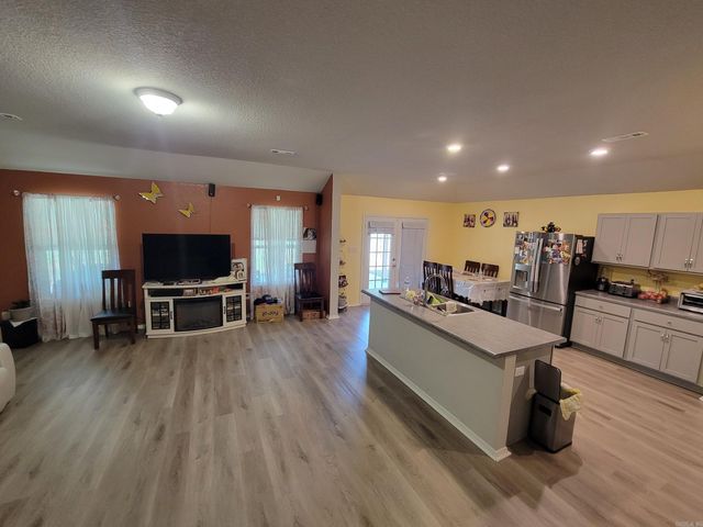 27 Curly Leaf Lane, Conway, AR 72032