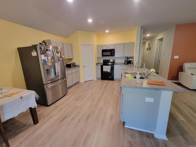 27 Curly Leaf Lane, Conway, AR 72032