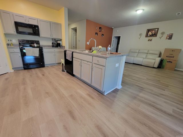 27 Curly Leaf Lane, Conway, AR 72032