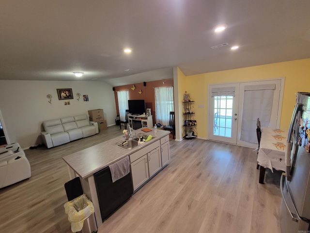 27 Curly Leaf Lane, Conway, AR 72032