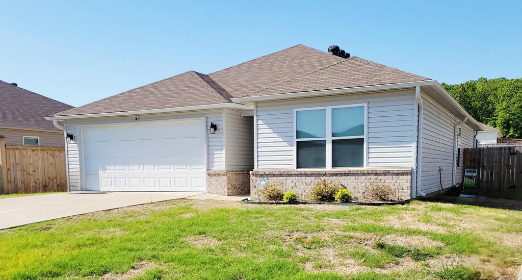 27 Curly Leaf Lane, Conway, AR 72032