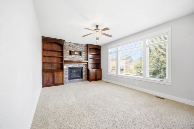 4455 NW 165th Street, Clive, IA 50325