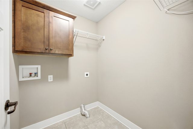 4455 NW 165th Street, Clive, IA 50325