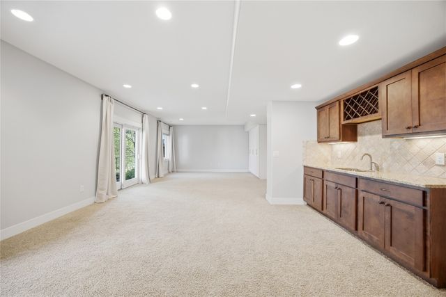 4455 NW 165th Street, Clive, IA 50325