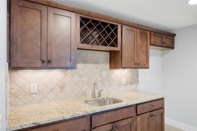 4455 NW 165th Street, Clive, IA 50325