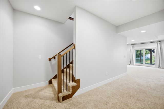 4455 NW 165th Street, Clive, IA 50325