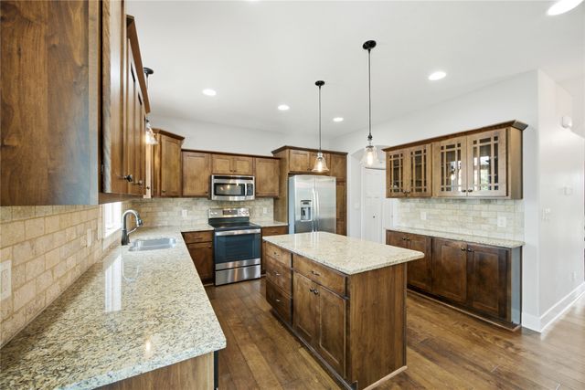 4455 NW 165th Street, Clive, IA 50325