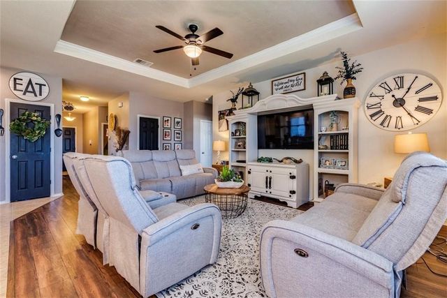 124 Thrasher CV, Leander, TX 78641