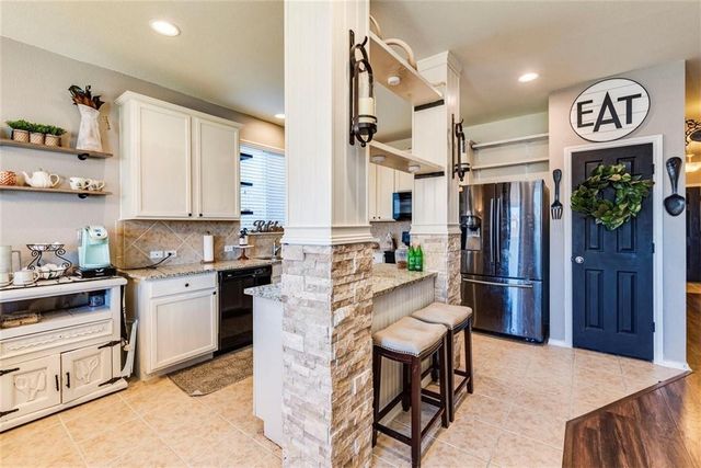 124 Thrasher CV, Leander, TX 78641