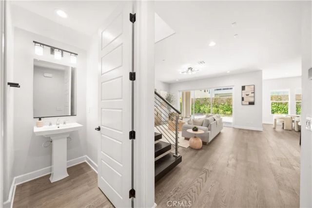 133 Chant, Irvine, CA 92618