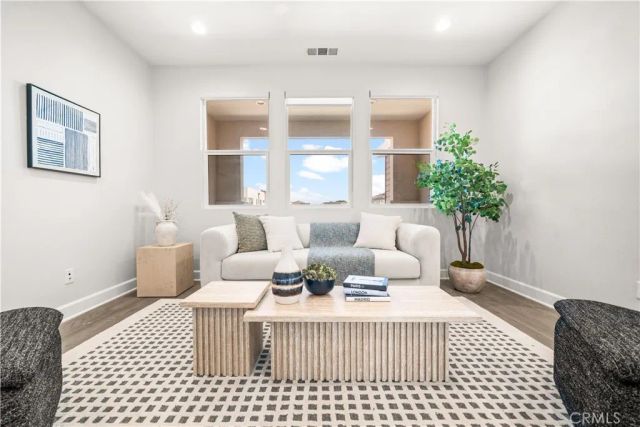 133 Chant, Irvine, CA 92618