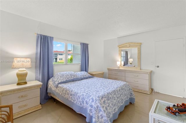 3 Abbey Ln 101, Delray Beach, FL 33446