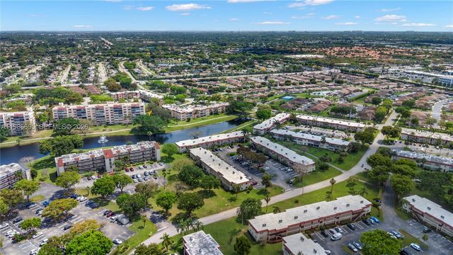 3 Abbey Ln 101, Delray Beach, FL 33446