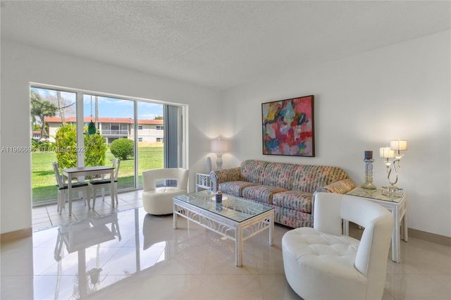3 Abbey Ln 101, Delray Beach, FL 33446