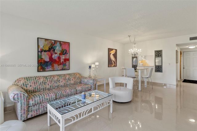 3 Abbey Ln 101, Delray Beach, FL 33446