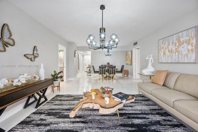 3731 N Country Club Dr 521, Aventura, FL 33180