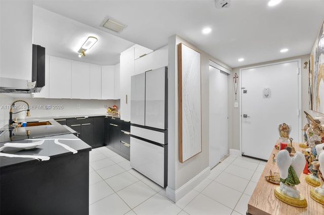 3731 N Country Club Dr 521, Aventura, FL 33180