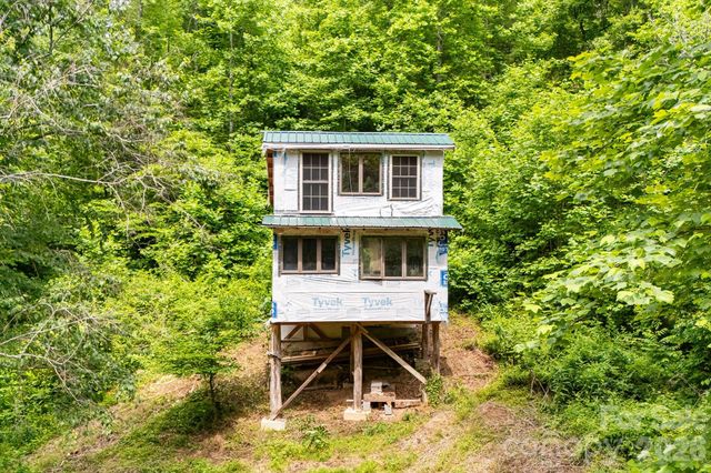 224 Allen Drive, Marshall, NC 28753