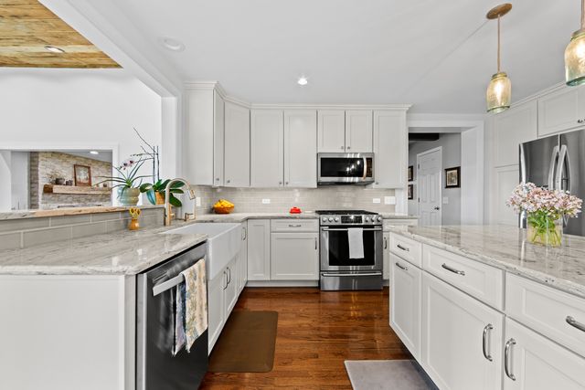 9909 Winn Road, Spring Grove, IL 60081