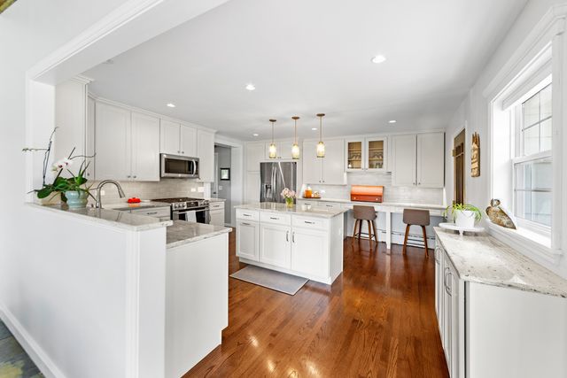 9909 Winn Road, Spring Grove, IL 60081