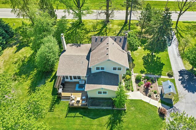 9909 Winn Road, Spring Grove, IL 60081
