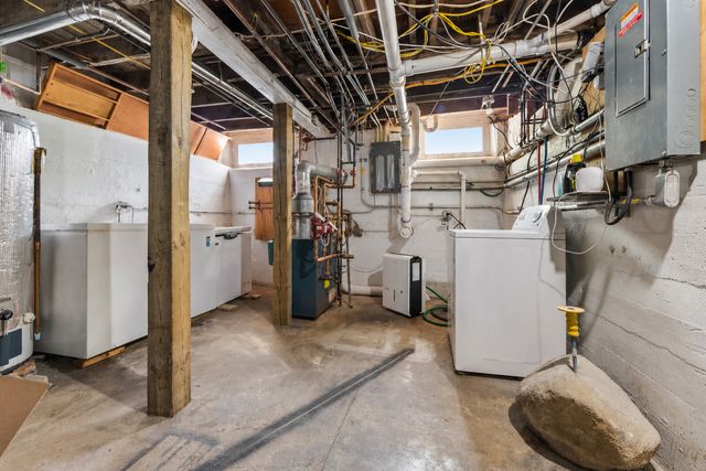 9909 Winn Road, Spring Grove, IL 60081