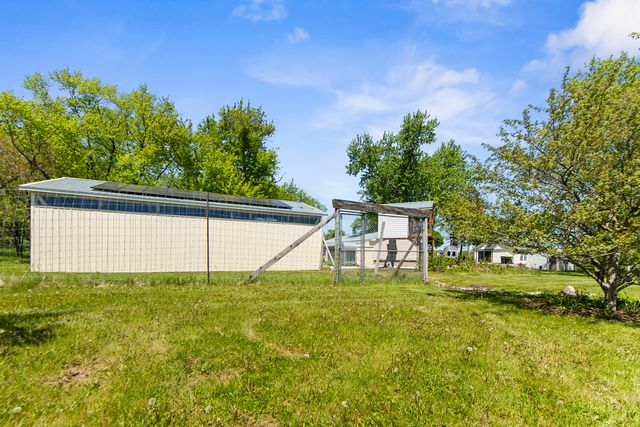 9909 Winn Road, Spring Grove, IL 60081