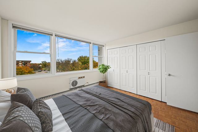 5975 N Odell Avenue 5C, Chicago, IL 60631